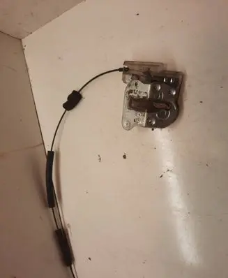 Mazda 5 Sliding door lock 