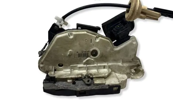Skoda Roomster (5J) Front door lock 5K1837015