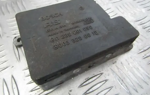 Mercedes-Benz E W124 Airbag control unit/module 0038200610 0285001050