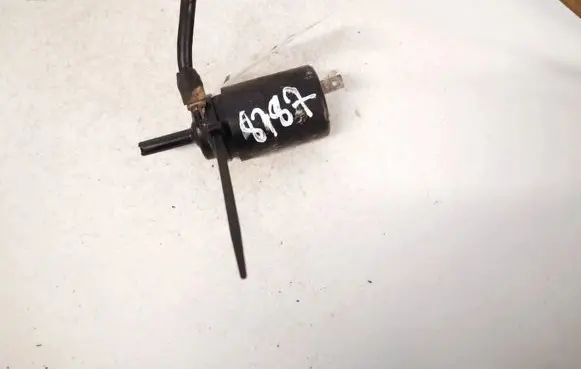 Volkswagen PASSAT B2 Windscreen/windshield washer pump