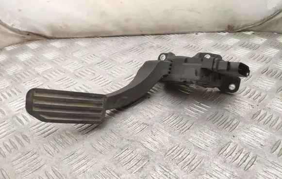 Volvo XC60 Accelerator throttle pedal 31329059