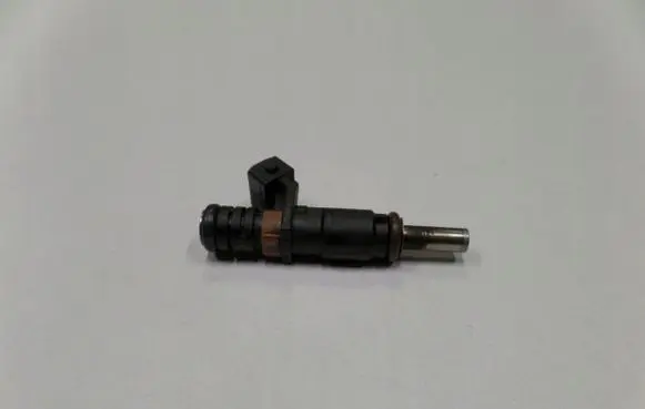 BMW 1 E81 E87 Fuel injector 7561277