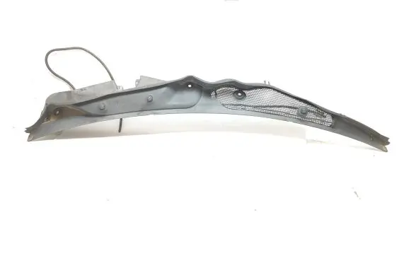 Mercedes-Benz E W212 Wiper trim A2128301013 A2128300013 E26028