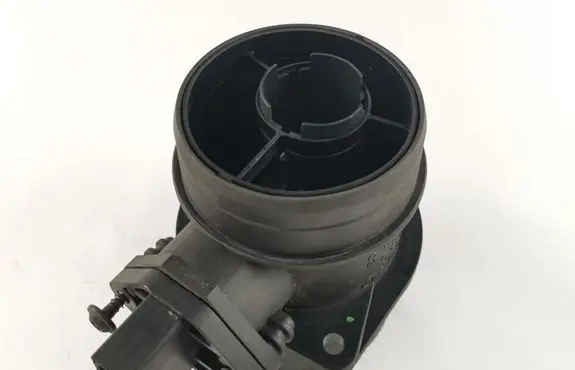 Volkswagen Golf V Mass air flow meter 074906461B 0281002461