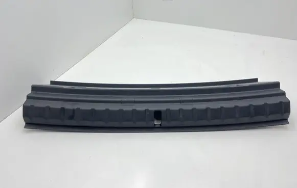 Trunk/boot sill cover protection