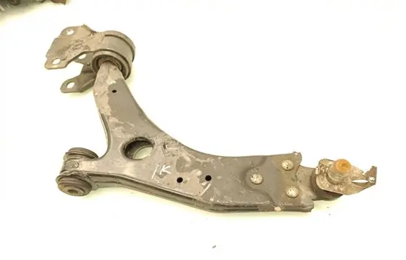 Front lower control arm/wishbone