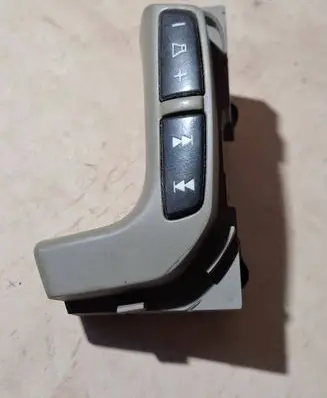 Volvo S80 Steering wheel buttons/switches 30710272
