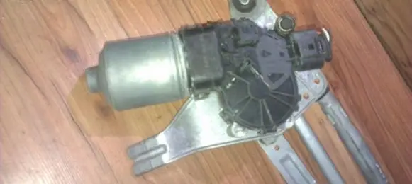 Peugeot 207 Wiper motor 0390241931 nenusatyta