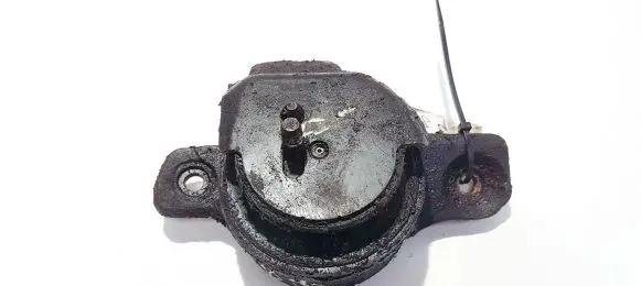 Subaru Legacy Engine mount bracket