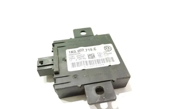 Audi A3 S3 8P Alarm control unit/module 1K0907719C