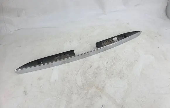 Mercedes-Benz ML W164 Trunk door license plate light bar 1647400893 SP5775