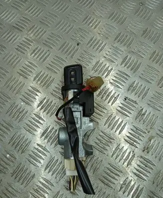 Nissan X-Trail T30 Ignition lock 5WK48042A 2671032209 28590C9902