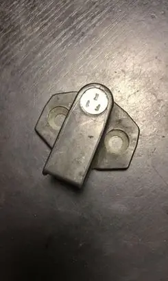BMW 5 E34 Front door lock loop/hook striker 8122299