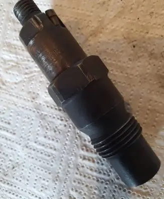 Volkswagen Caddy Fuel injector 068130201 068130201D