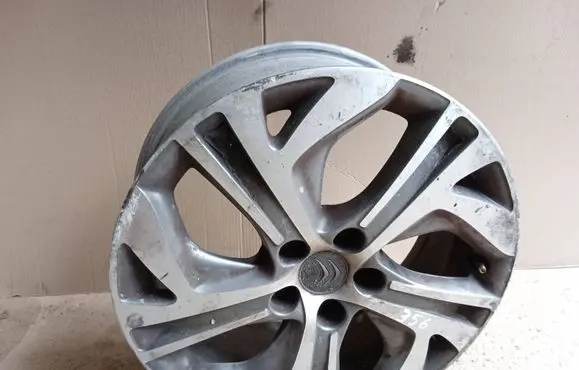 Citroen C4 Grand Picasso R17 alloy rim 9677030177