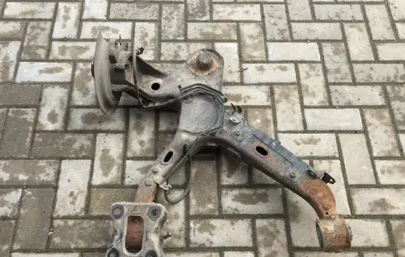 Toyota Proace Rear wheel hub spindle/knuckle 9807504980