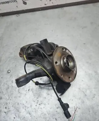 Front wheel hub