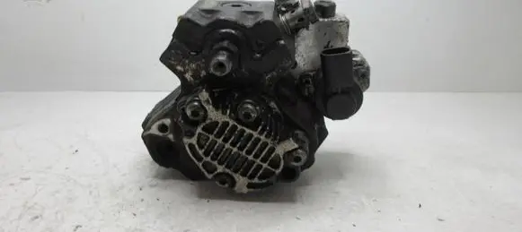 Audi A6 S6 C6 4F Fuel injection high pressure pump 0445010090 05913075E