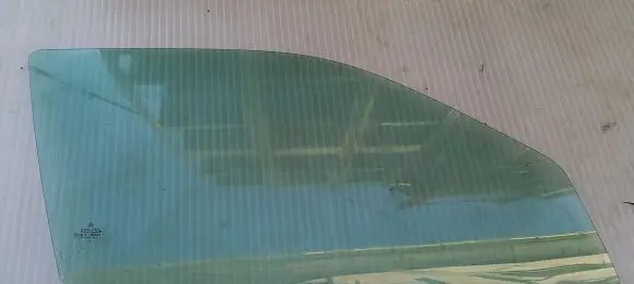 Citroen Xsara Picasso Front door window glass four-door