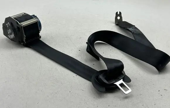 Volkswagen Sharan Rear seatbelt 7N0857805 84102006 A040044