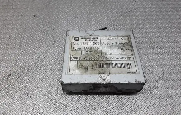 Opel Vectra C Aerial antenna amplifier 13111066
