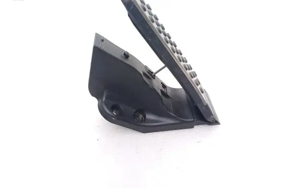 Mercedes-Benz C W205 Accelerator throttle pedal A2053000104 100614 ZGS002Q2