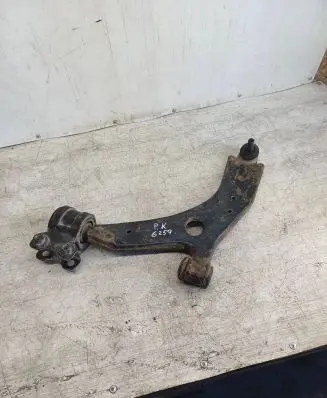 Ford Focus C-MAX Front lower control arm/wishbone