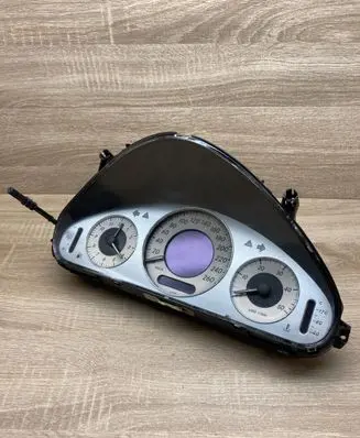 Mercedes-Benz E W211 Speedometer (instrument cluster) A2115402848 110080292