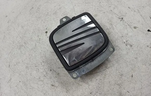 Seat Leon (1P) Tailgate/trunk/boot exterior handle 5P0827565C