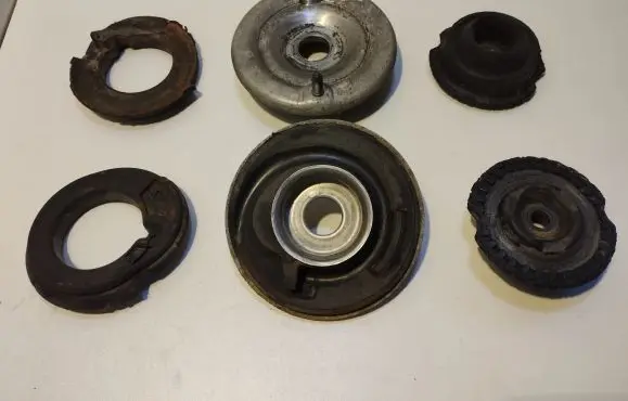 Audi A4 S4 B5 8D Front coil spring rubber mount 8D0412109B 4D0412107B
