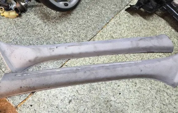 BMW 3 E46 (C) pillar trim 821724