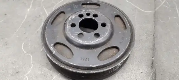Audi A3 S3 8P Crankshaft pulley 06F105243