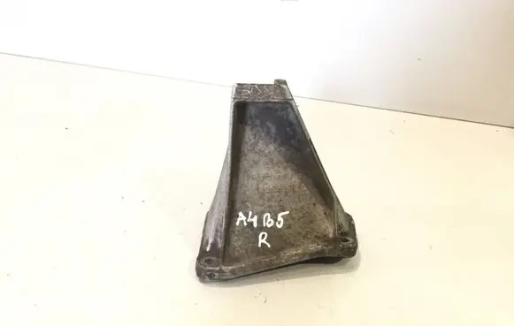 Audi A4 S4 B5 8D Gearbox mounting bracket 8D0399113L