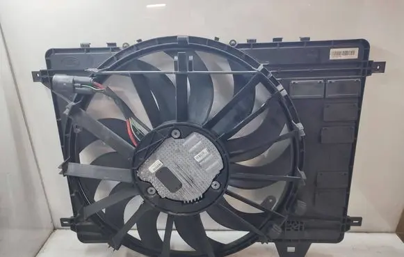 Land Rover Discovery Sport Electric radiator cooling fan GJ328C607BB