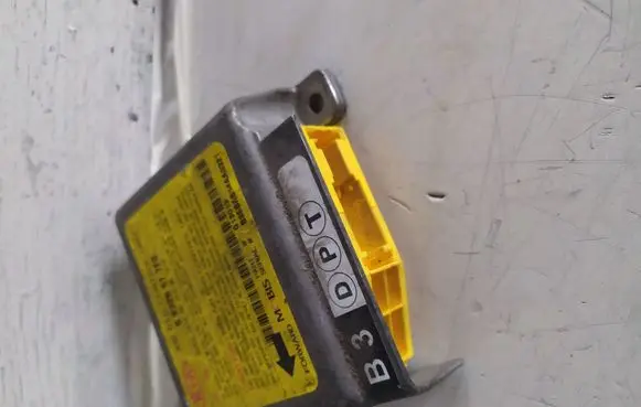 KIA Rio Airbag control unit/module 0K32B677F0 B3EBAS14AA0321