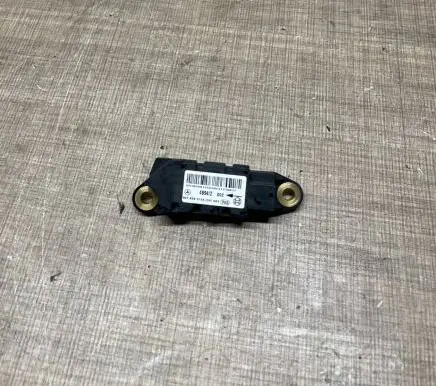 Mercedes-Benz S W220 Airbag deployment crash/impact sensor 0018209126 48942