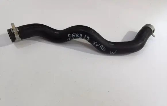 Engine coolant pipe/hose