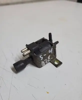 Mercedes-Benz E W124 Turbo solenoid valve 0015408697 90130100