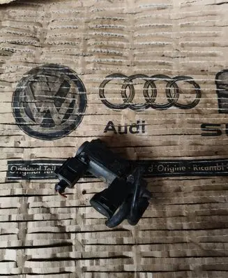 Audi Q7 4L Turbo solenoid valve 059906627l