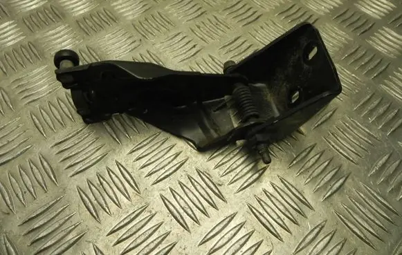 Dodge Caravan Front door upper hinge 05020672AF T6174