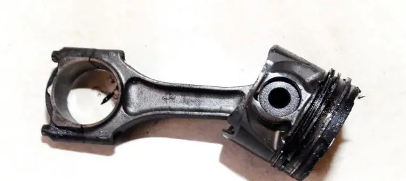 Opel Vectra B Piston with connecting rod 645