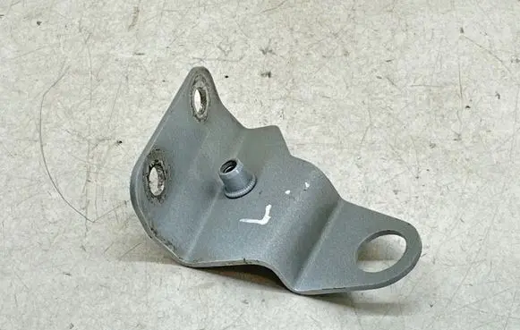 Audi TT TTS Mk2 Fender mounting bracket 8J0810659B
