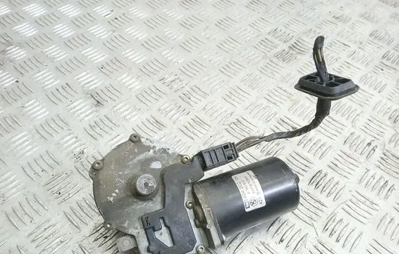 BMW 5 E39 Wiper motor 8360603