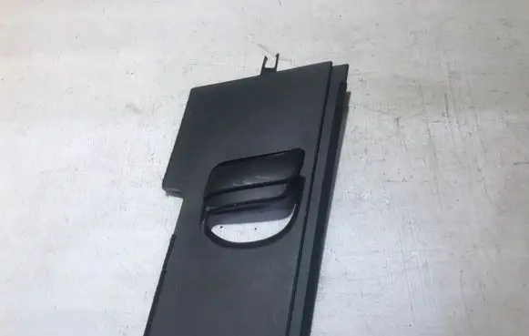 Volvo XC90 Seat belt trim 31389168