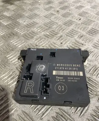 Mercedes-Benz E W211 Door control unit/module 2118704126 00006806