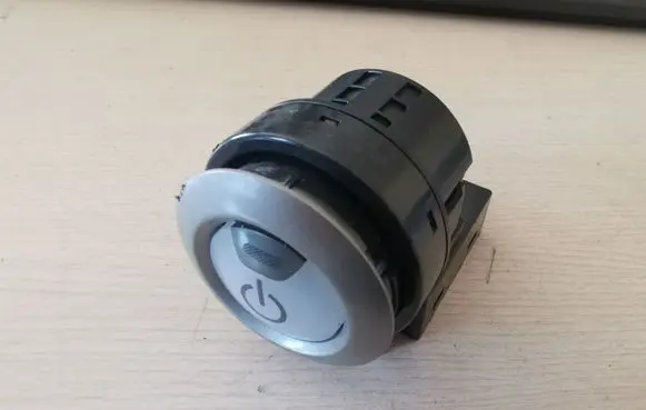 Nissan Leaf I (ZE0) Engine start stop button switch WK1A017B