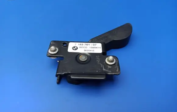 BMW 5 F10 F11 Engine bonnet (hood) release handle 7183765
