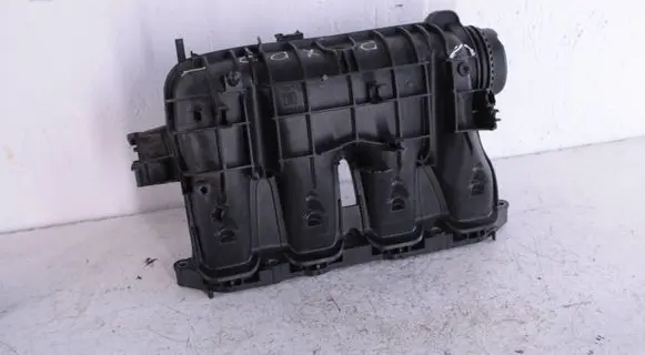 Volkswagen Tiguan Intake manifold 05E129709S