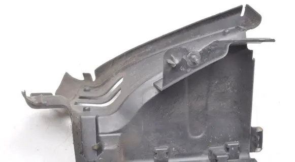 Volvo XC60 Intercooler air channel guide 31383684