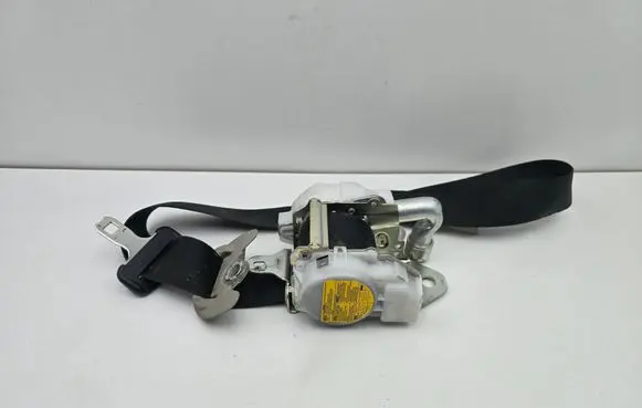 Toyota Prius (XW30) Front seatbelt 7S7560P 084683 0538154